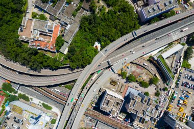 Kwun Tong, Hong Kong - 06 Eylül 2019: İnsansız hava aracı Hong Kong şehri üzerinde uçuyor
