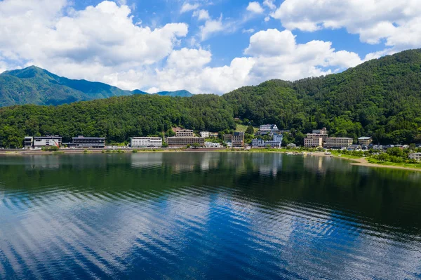 美丽的日本川口风景，蔚蓝的天空 — 图库照片