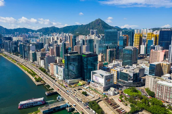 2019年9月6日香港 クントン 香港市上空をドローンが飛行 — ストック写真