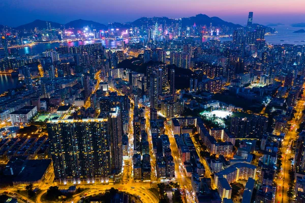 九龍市 2019 夜の香港市のトップビュー — ストック写真