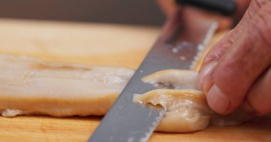 Sıcak çömlek için taze Geoduck sashimi.