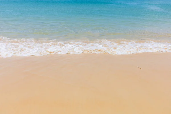 水晶蓝海沙滩 — 图库照片