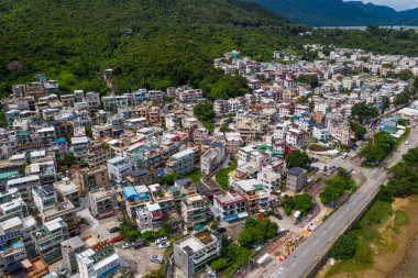 Tai Po, Hong Kong 13 Haziran 2020: İHA Tai Po Ting Kok üzerinde uçuyor