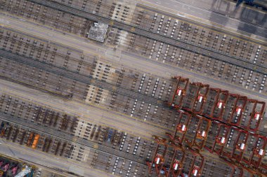 Kwai Tsing, Hong Kong 24 Haziran 2020: Hong Kong konteynır limanının yukarıdan aşağı görüntüsü