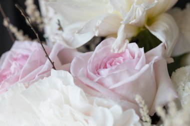 Güzel taze çiçek buketi, yakından.