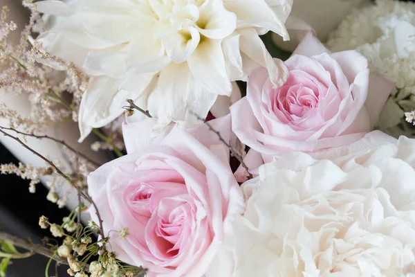 꽃으로 아름다운 꽃다발이 가까이 — 스톡 사진