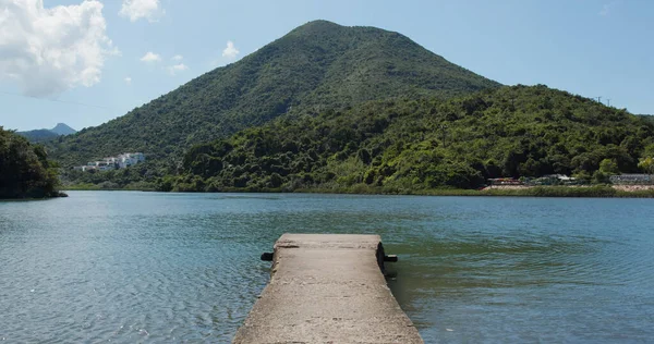 Montanha Mar Com Cais — Fotografia de Stock