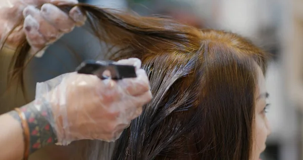 Egy Festette Haját Szalonban — Stock Fotó