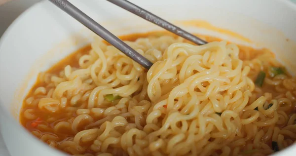 Πικάντικη Στιγμιαία Noodle Μπολ — Φωτογραφία Αρχείου