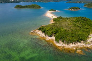 Hong Kong sai kung 'daki güzel adanın manzarası.