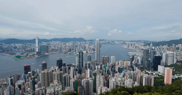 ビクトリアピーク 香港2020年7月20日 香港市のスカイライン — ストック写真