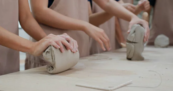 Pétrissage Matériel Argile Avant Faire Poterie — Photo