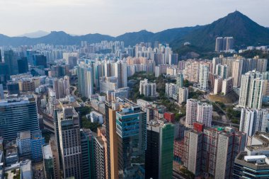 Kwun Tong, Hong Kong 13 Nisan 2020: Hong Kong şehrinin en iyi manzarası 