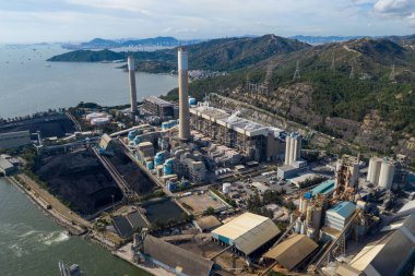 Tuen Mun, Hong Kong 19 Temmuz 2020: Kömür santrali manzarası