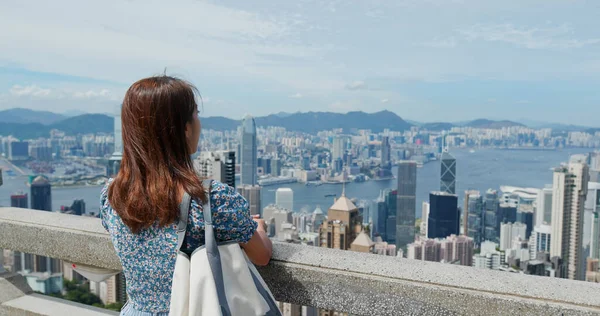 Woman Visit Hong Kong Enjoy City View — Stock Photo, Image