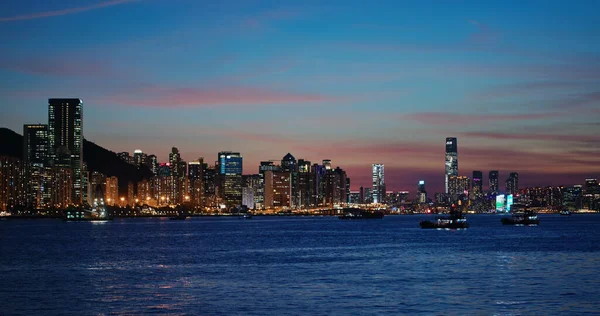 Victoria Limanı, Hong Kong 26 Temmuz 2020: Gün batımında Hong Kong