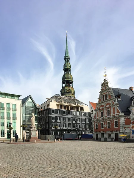 Riga. Dóm tér és a Feketefejűek háza Jogdíjmentes Stock Fotók