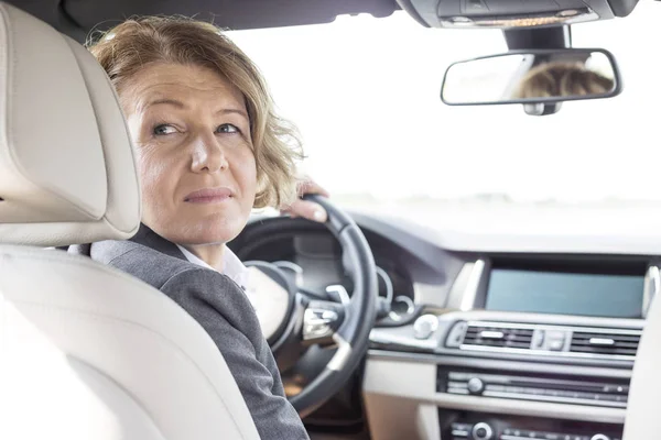 Mature Executive Driving Car Business Trip — Stock Photo, Image