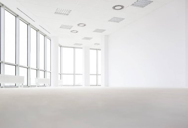 Yeni ofiste boş koridorun iç