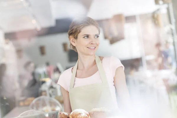 Smiling Young Waitress Serving Fresh Bread Restaurant — Stock Photo, Image