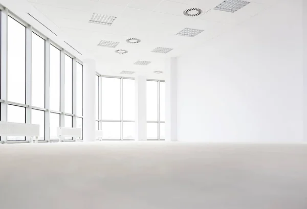新しいオフィスの空の廊下の内部 — ストック写真