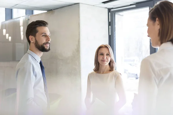 Business Colleagues Discussing Looking Each Other Office — Stock Photo, Image