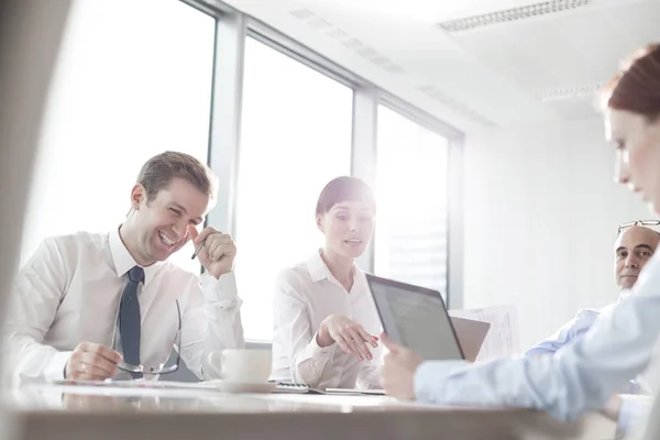 Business Collega Planning Tijdens Meeting Boardroom Bij Modern Office — Stockfoto