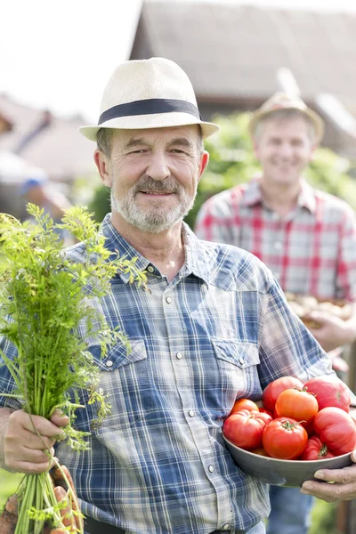 Farmers Carrying Various Vegetables Farm — Stock Photo, Image