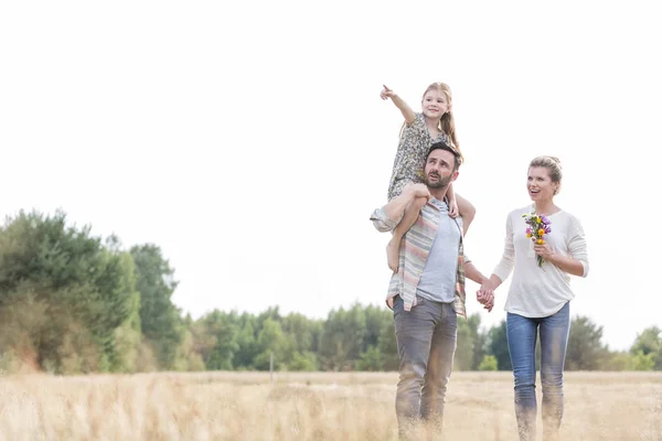 Girl Pointing Something Parents Farm Sky — Stock Photo, Image