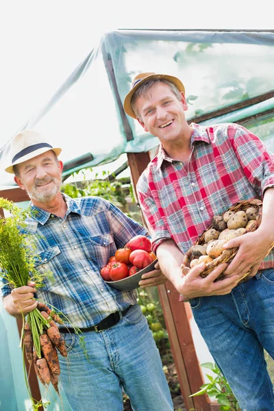 Farmers Carrying Various Vegetables Farm — Stock Photo, Image