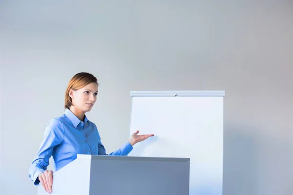 Attractive Business Woman Doing Key Note Speech Convention Conference Receiving — Stock Photo, Image