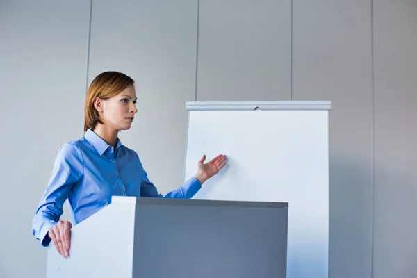 Attractive Business Woman Doing Key Note Speech Convention Conference Receiving — Stock Photo, Image