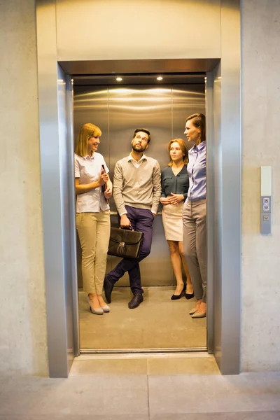 Group Businessmen Woman Waiting Elevator Office — Stock Photo, Image