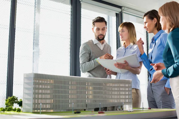 Group Architects Students Customers Inspecting New Housing Development Building — Stock Photo, Image