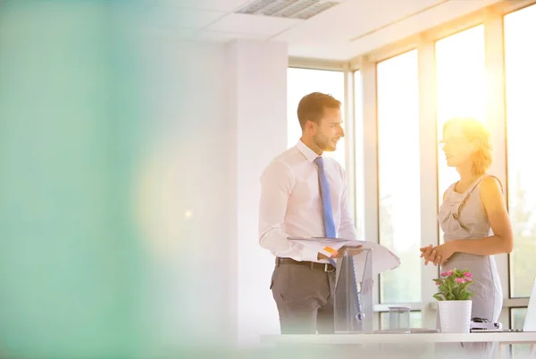 Bedrijfsgroep Van Mensen Die Vergaderen Het Kantoor — Stockfoto