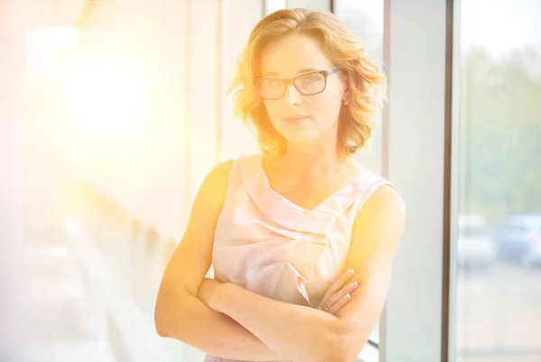 Beautiful Woman Wearing Glasses Standing Folding Her Arms Office — Stock Photo, Image