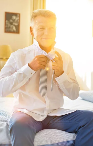 Senior Man Getting Ready Work Dressing Shirt Tie His Bedroom — Stock Photo, Image