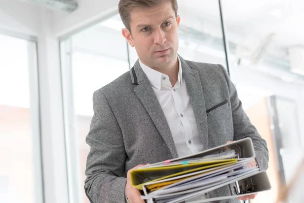 Businessman Handing Files Office — Stock Photo, Image