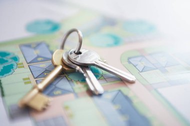 Mimari planda yer alan üç anahtarlı anahtarlık yakın plan.