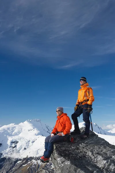 Bergsteiger Auf Dem Gipfel — Stockfoto