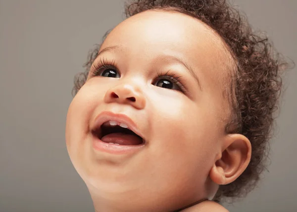 Glückliches Baby Porträt — Stockfoto