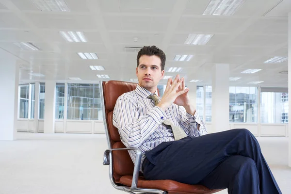 Businessman Empty Office Space — Stock Photo, Image