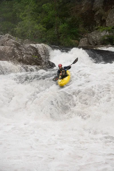 Man Kayaking River — Stock Photo, Image