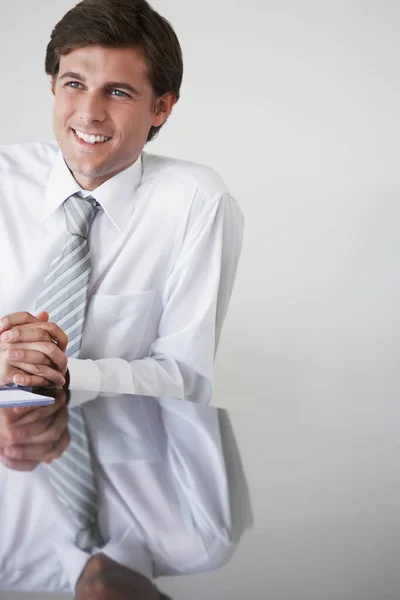 Homem Negócios Sentado Mesa Conferência — Fotografia de Stock