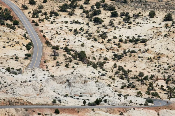 Estrada Através Deserto Estéril Vista Elevada — Fotografia de Stock