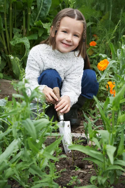 Girl Gardening Portrait — Stock Photo, Image