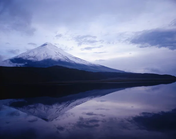 Fuji Reflété Dans Lac — Photo