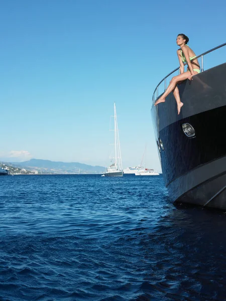 Woman Sitting Yacht — Stock Photo, Image