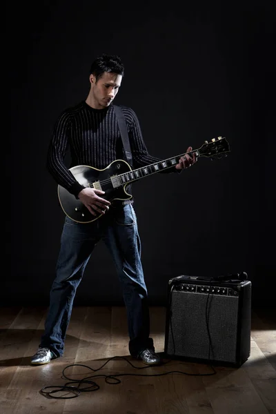 Young Man Playing Electric Guitar Stage — Stock Photo, Image