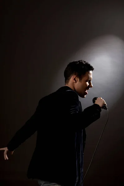 Young Man Singing Studio — Stock Photo, Image